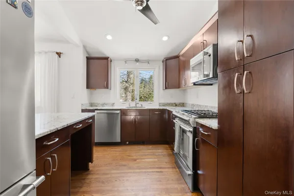 $3,500 | 17 Lanier Lane, Bay Shore, NY 11706