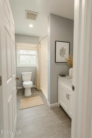 $349,900 | 32 Homestead Drive, Colonie, NY 12110