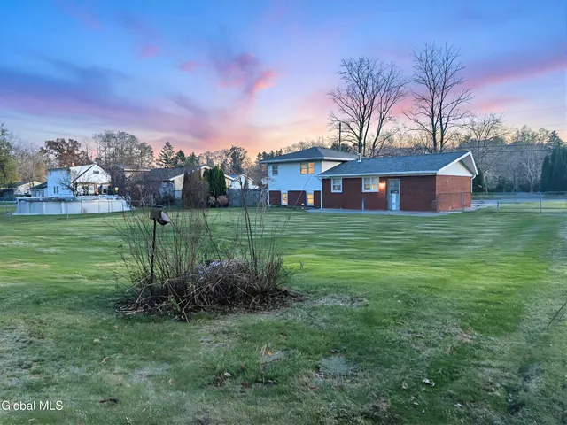 $349,900 | 32 Homestead Drive, Colonie, NY 12110