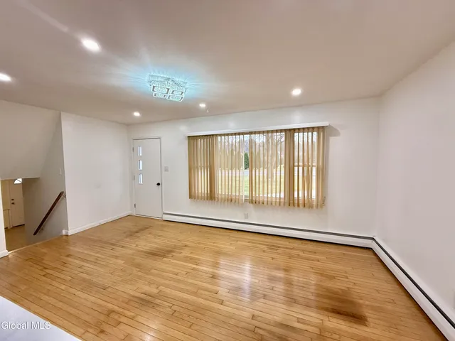 $349,900 | 32 Homestead Drive, Colonie, NY 12110