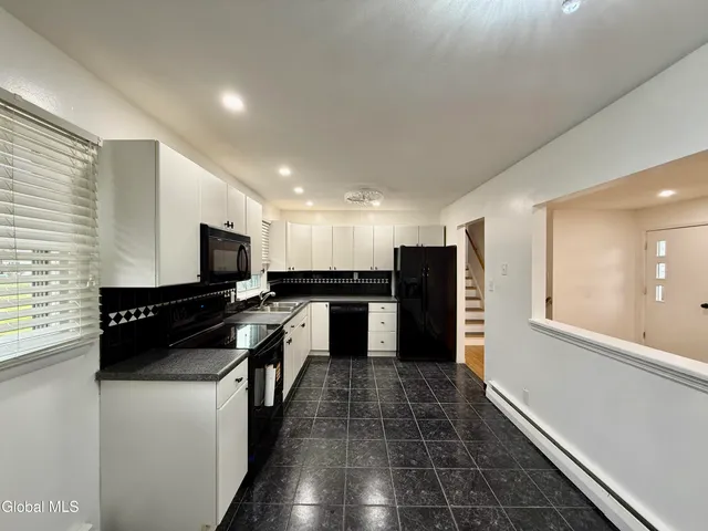 $349,900 | 32 Homestead Drive, Colonie, NY 12110