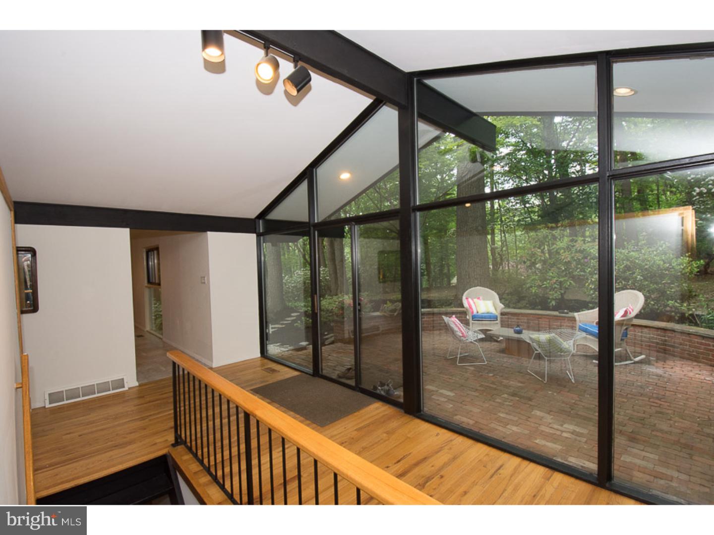 564 Pugh Road Wayne, PA 19087 - Photo 3 of 25 Foyer