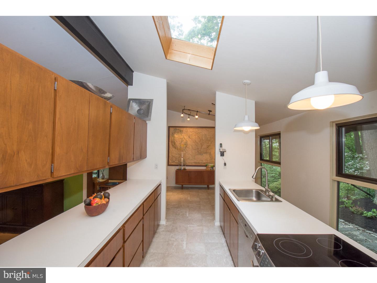 564 Pugh Road Wayne, PA 19087 - Photo 8 of 25 Kitchen