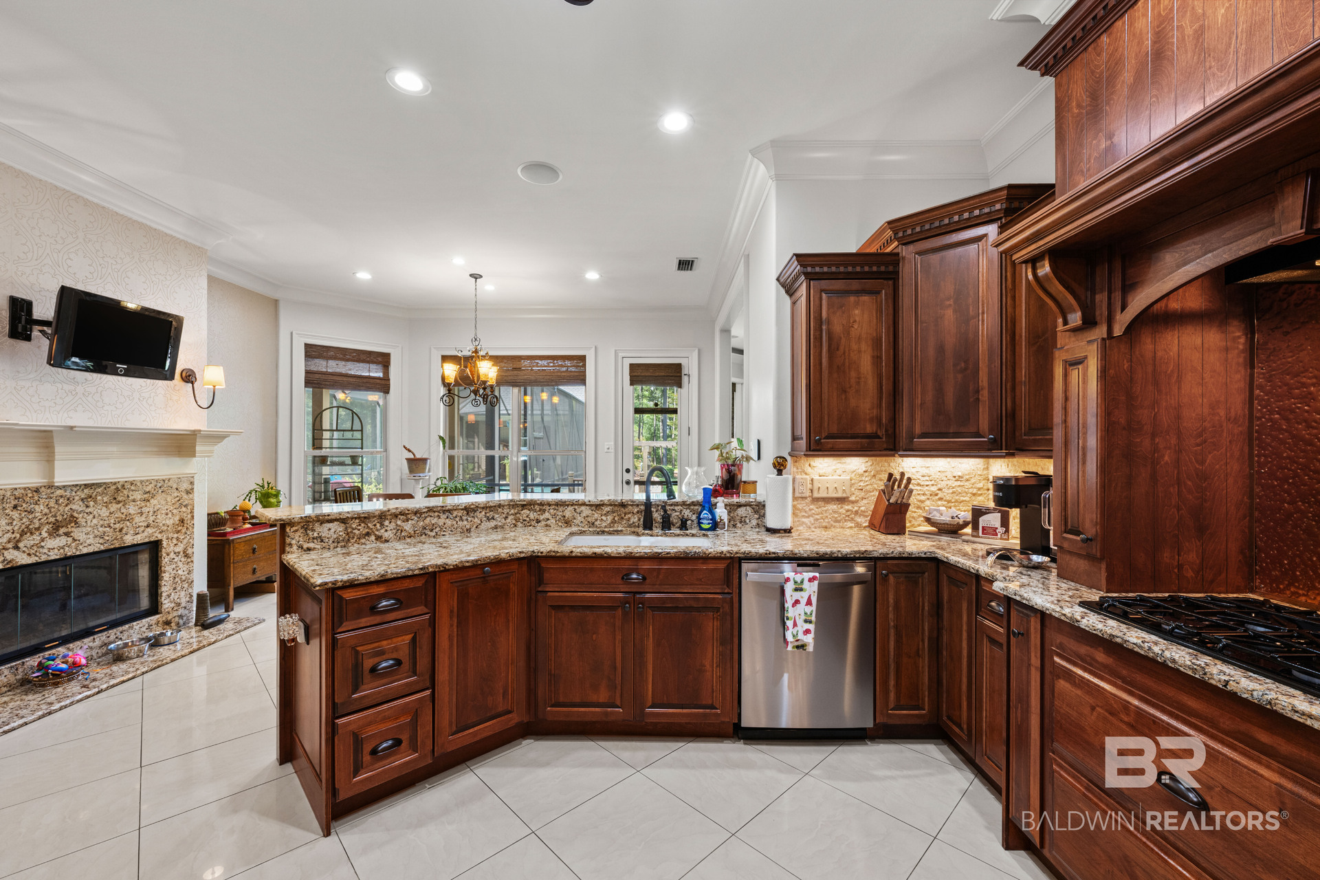 10693 Redfern Road Daphne, AL 36526 - Photo 10 of 48 Kitchen