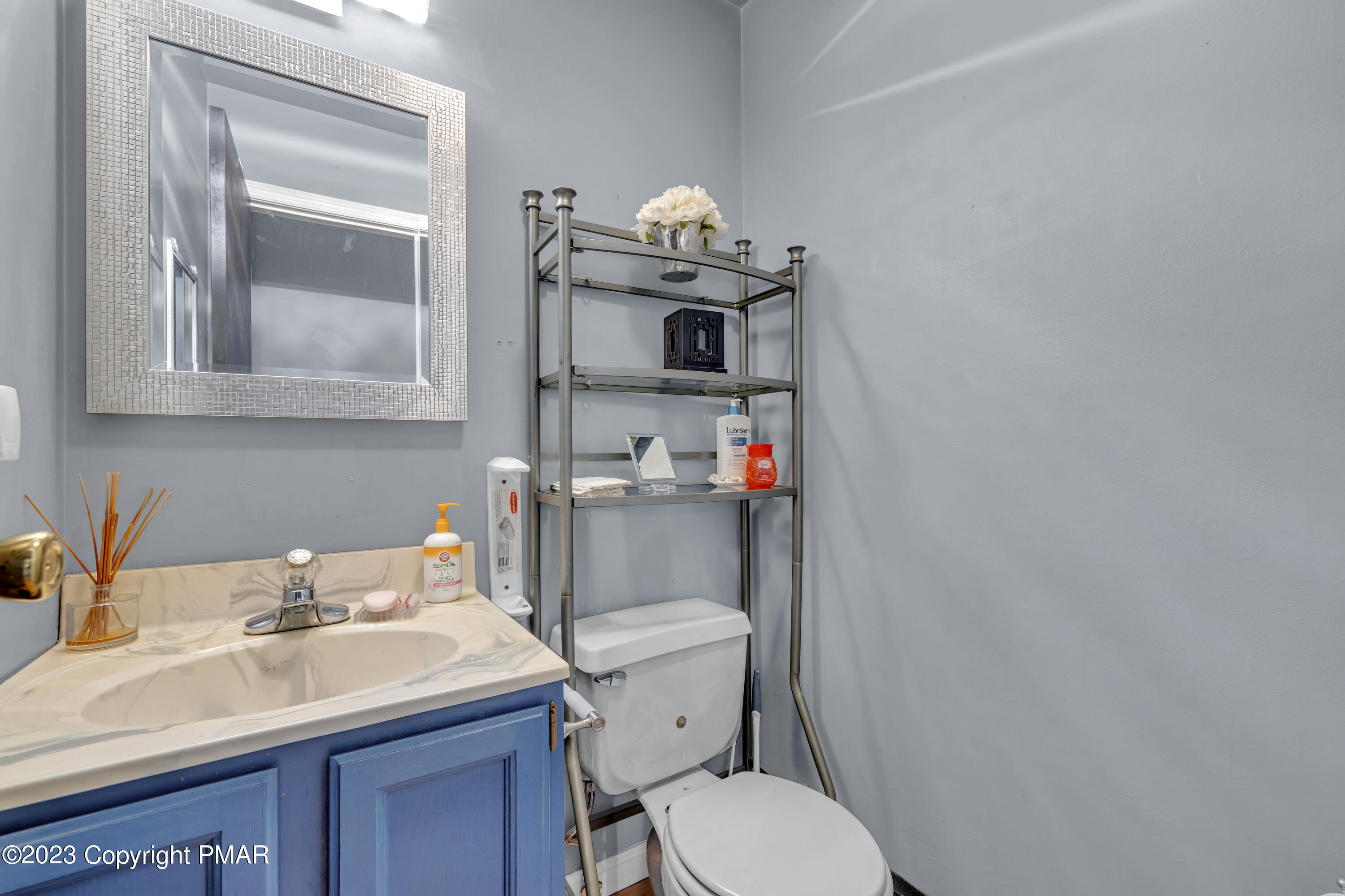 221 Powder Horn Road Henryville, PA 18332 - Photo 14 of 53 Half Bathroom