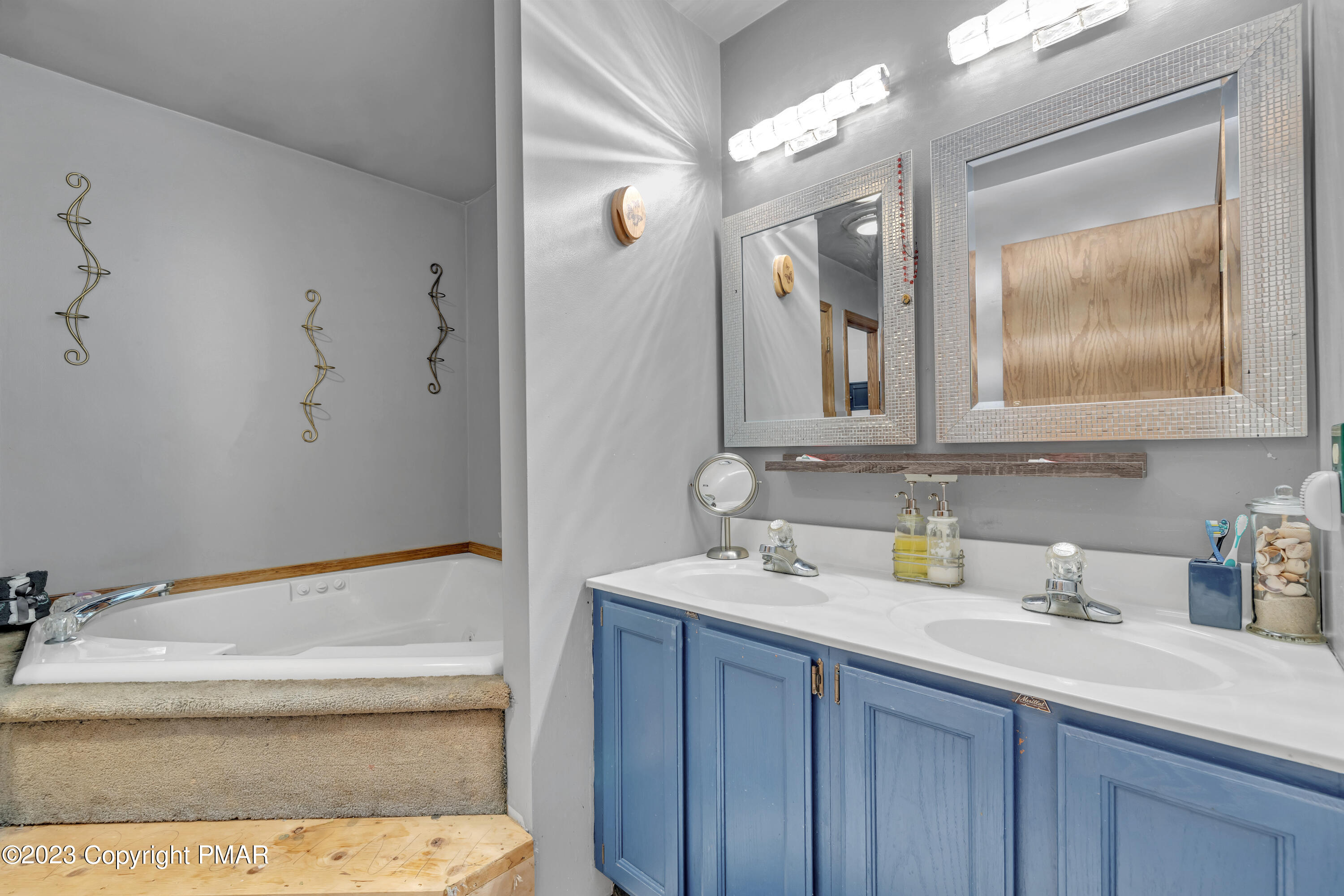 221 Powder Horn Road Henryville, PA 18332 - Photo 22 of 53 Primary Bathroom