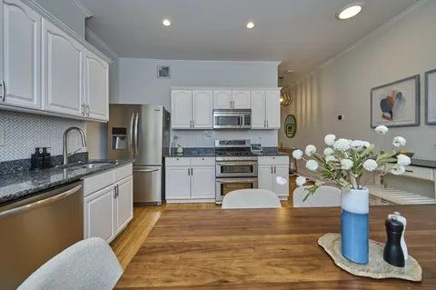 $1,125,000 | 213 Green Street, Unit 2, Cambridge, MA 02139