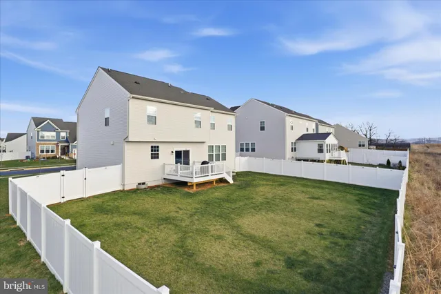 a view of a tennis court