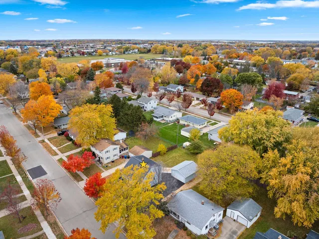 $312,000 | 1322 West 5th Avenue, Oshkosh, WI 54902
