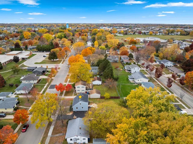 $312,000 | 1322 West 5th Avenue, Oshkosh, WI 54902
