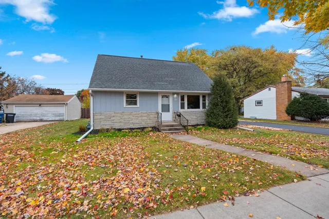 $312,000 | 1322 West 5th Avenue, Oshkosh, WI 54902