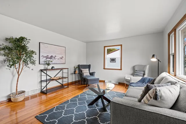 $312,000 | 1322 West 5th Avenue, Oshkosh, WI 54902