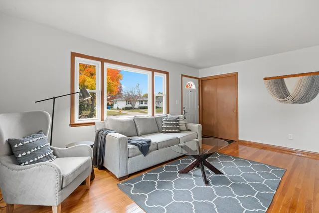 $312,000 | 1322 West 5th Avenue, Oshkosh, WI 54902