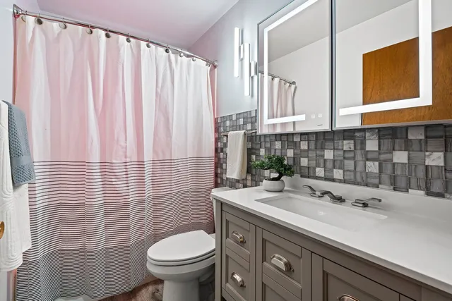 $312,000 | 1322 West 5th Avenue, Oshkosh, WI 54902