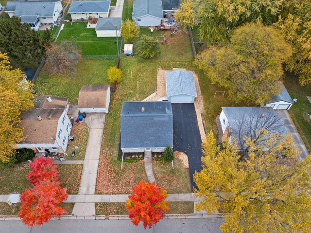 $312,000 | 1322 West 5th Avenue, Oshkosh, WI 54902