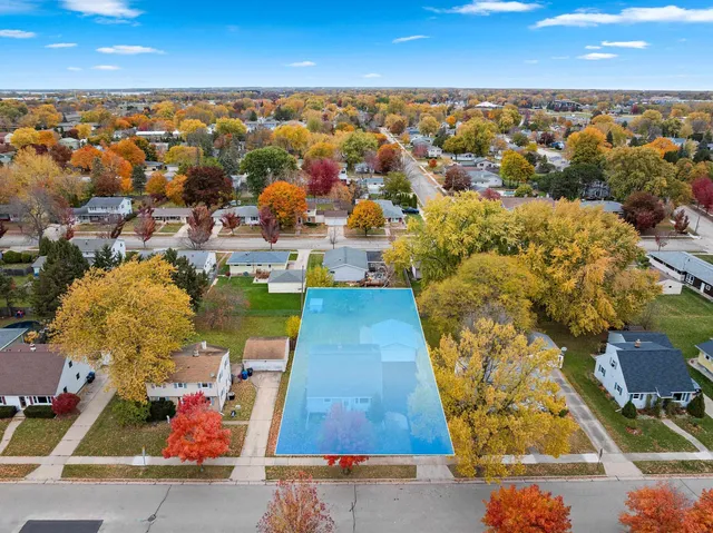 $312,000 | 1322 West 5th Avenue, Oshkosh, WI 54902