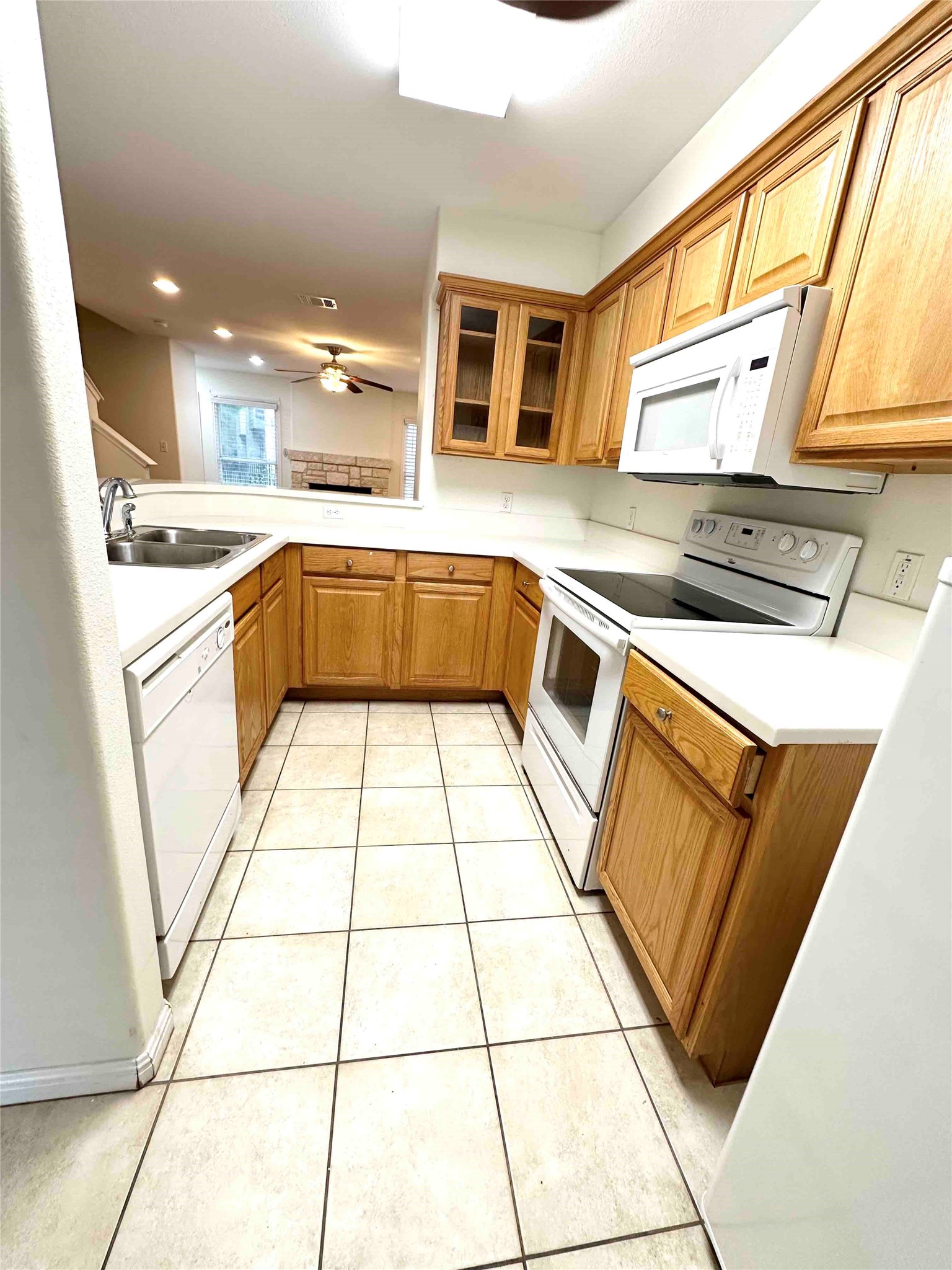 6900 East Riverside Drive, Unit 27 Austin, TX 78741 - Photo 6 of 15 Gallery Image 6