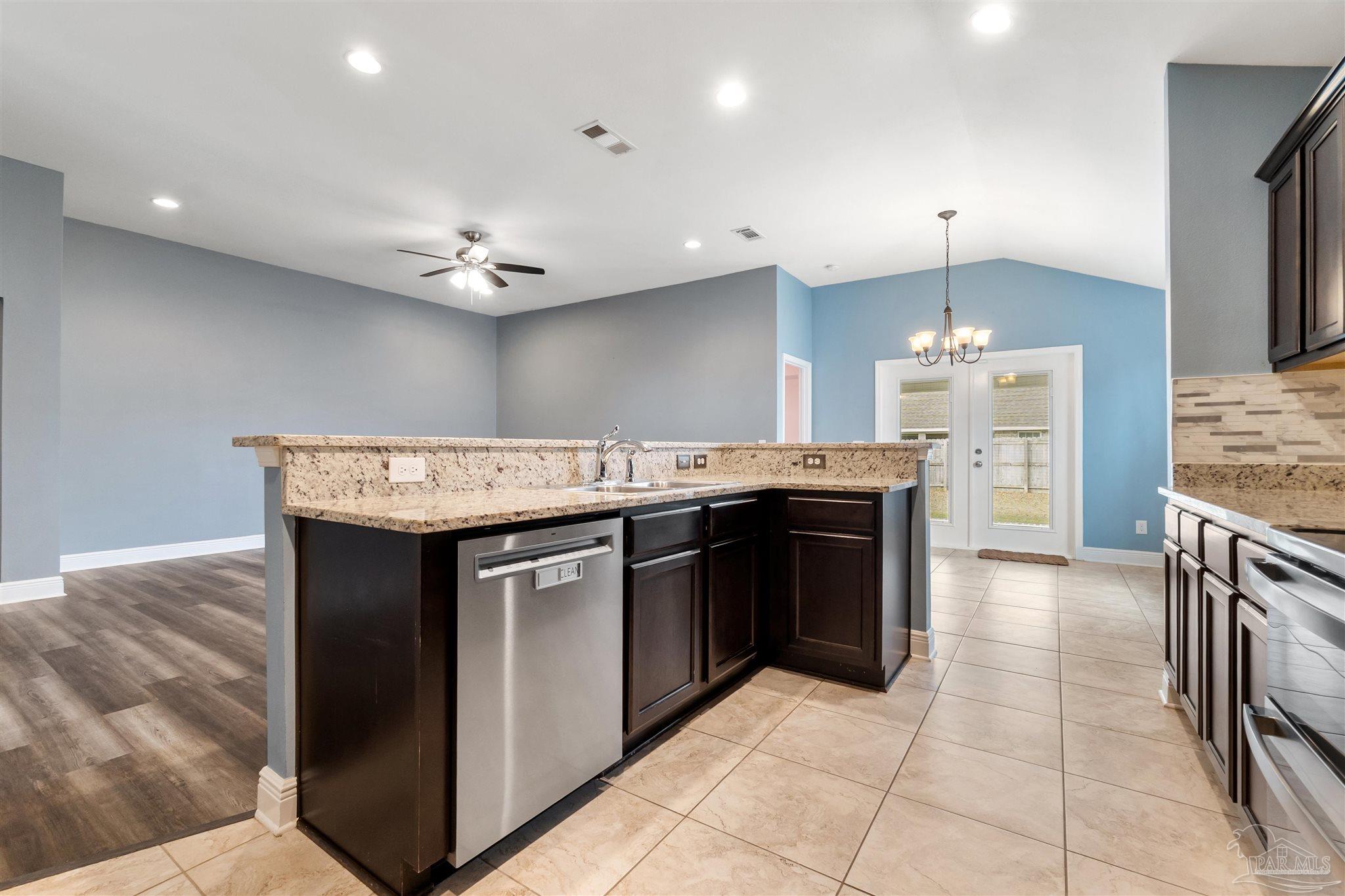 7389 Farmers Road Pensacola, FL 32526 - Photo 12 of 53