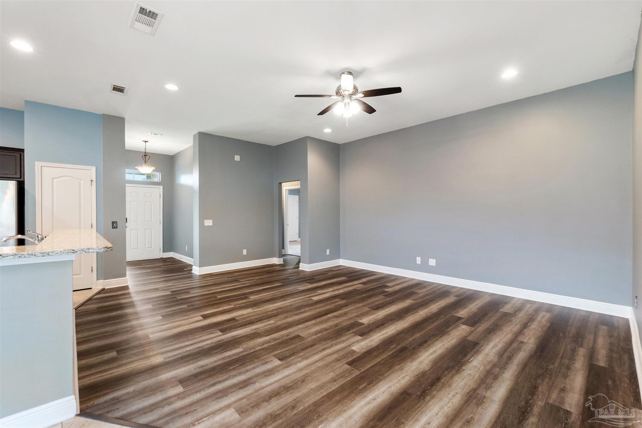 7389 Farmers Road Pensacola, FL 32526 - Photo 9 of 53