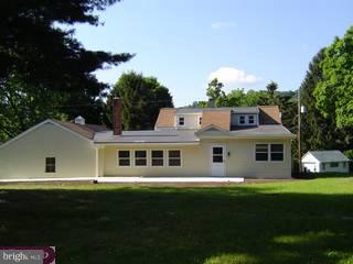 605 Point Road Wernersville, PA 19565 - Photo 4 of 6 Gallery Image 4