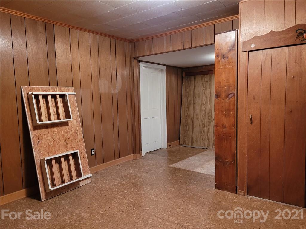 511 Flynn Road Rutherfordton, NC 28139 - Photo 14 of 32 a view of a hallway with entryway