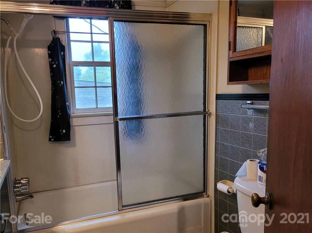 511 Flynn Road Rutherfordton, NC 28139 - Photo 18 of 32 a close view of closet