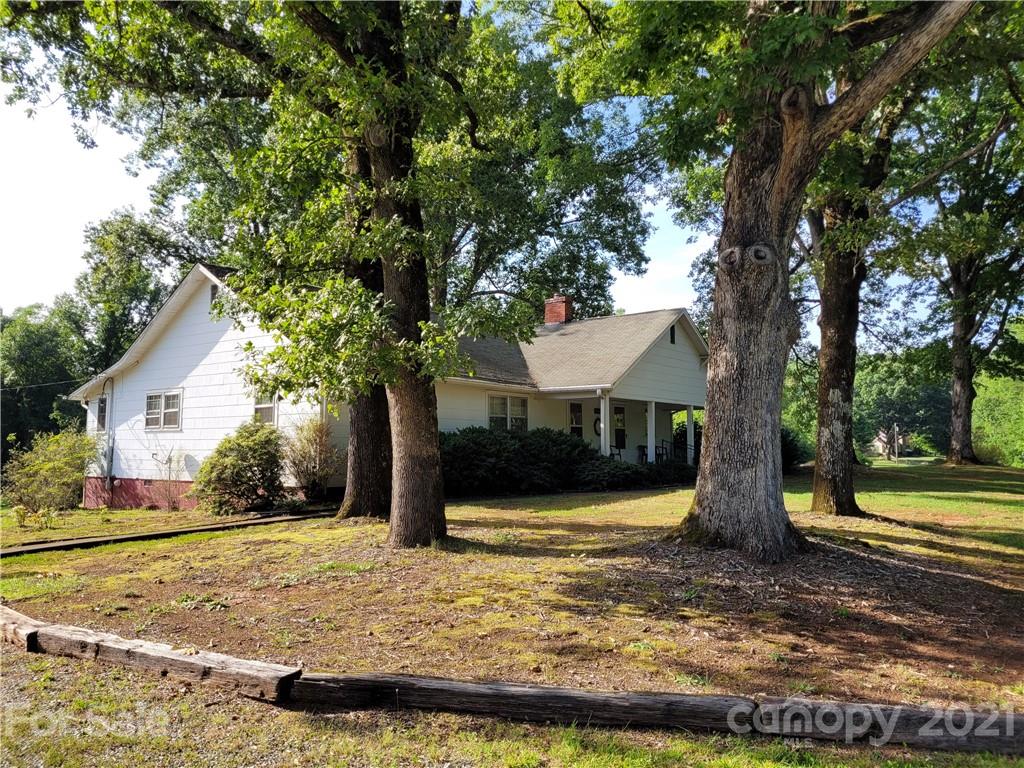 511 Flynn Road Rutherfordton, NC 28139 - Photo 3 of 32 a view of a house with backyard