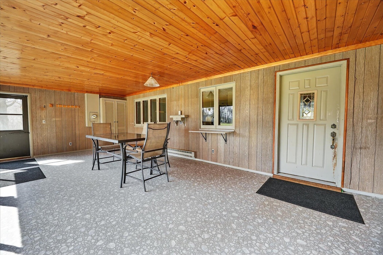 7091 Ann Arbor Road Jackson, MI 49201 - Photo 8 of 61