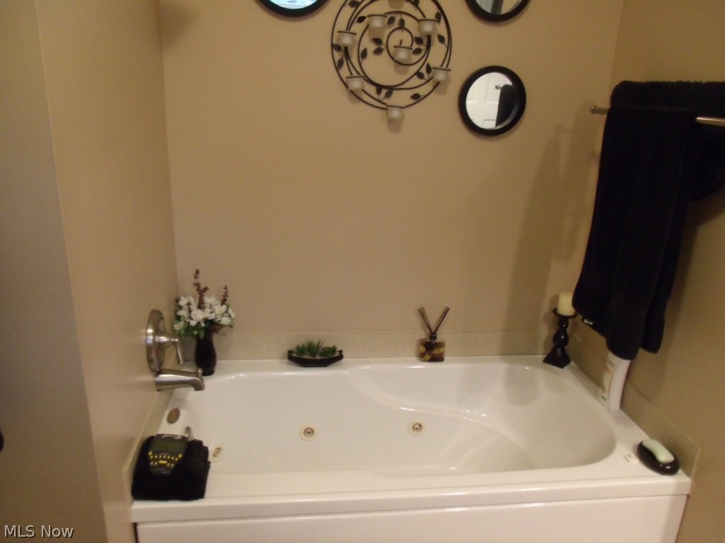 654 North Road Southeast Warren, OH 44484 - Photo 13 of 23 Gallery Image 13