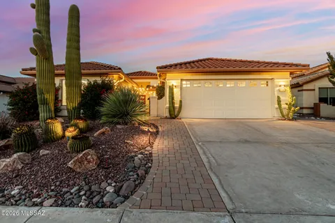 $450,000 | 2703 East Glen Canyon Road, Green Valley, AZ 85614