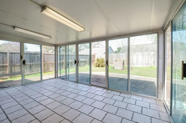 a view of empty room with window
