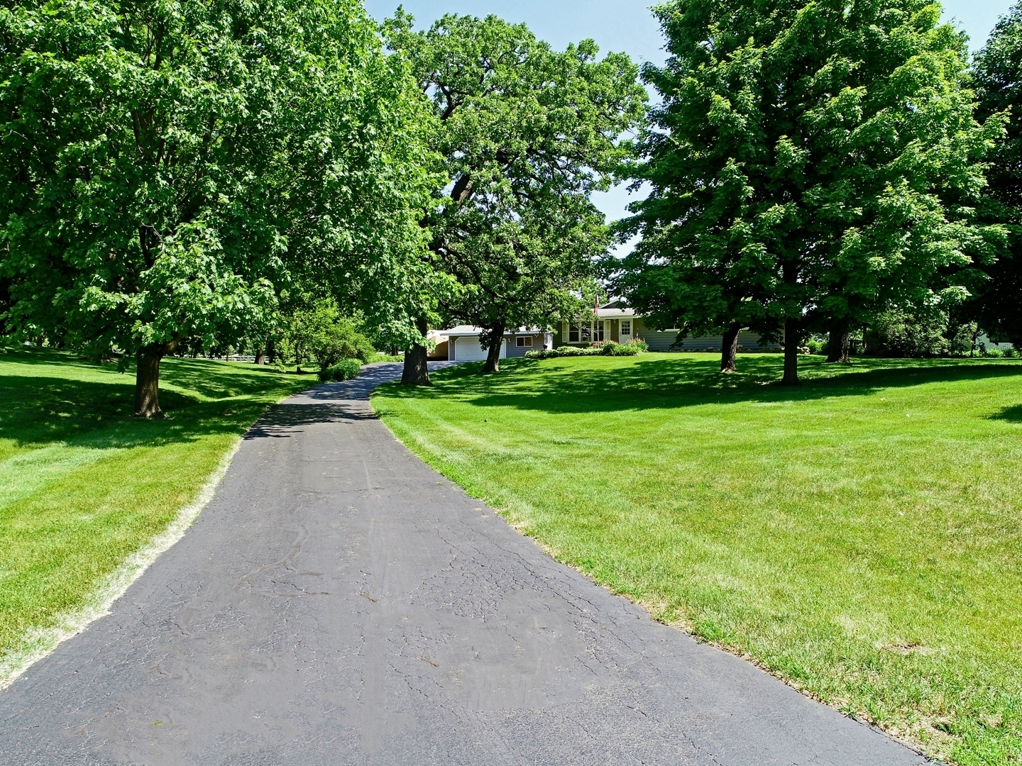 1210 Berwyn Street Spring Grove, IL 60081 - Photo 2 of 26