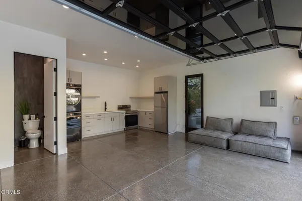 $14,995 | 620 Houseman Street, La Canada Flintridge, CA 91011