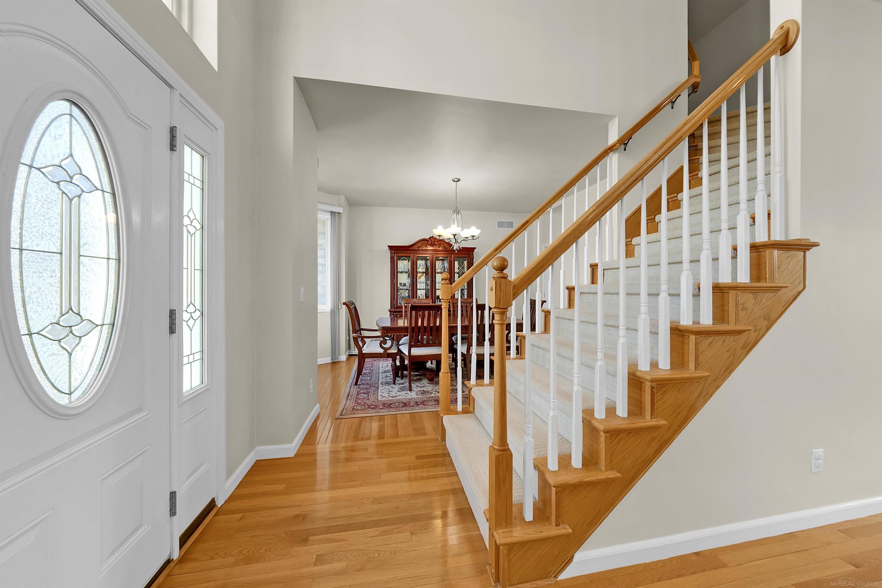 2094 Oakcrest Road Sterling Heights, MI 48310 - Photo 3 of 36 50171184-479a1cdc-0260-48d5-872f-b6aa666d1afc.JPG
