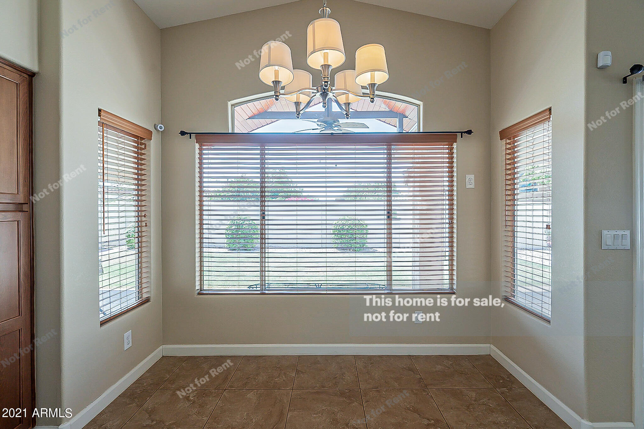 3639 East Utopia Road Phoenix, AZ 85050 - Photo 9 of 28 listing_6