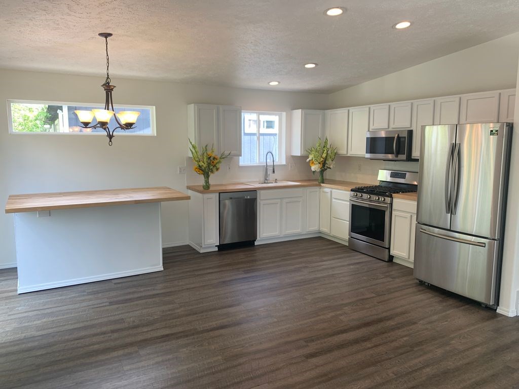 909 South Oberlin Road Spokane Valley, WA 99206 - Photo 5 of 18