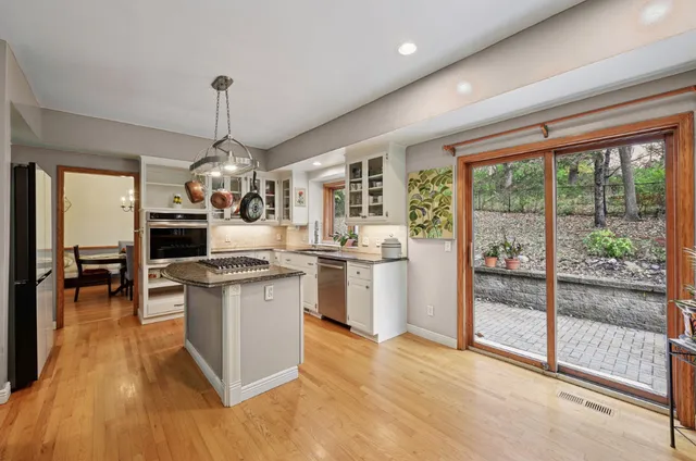 $669,900 | 6221 Mallory Lane, Eden Prairie, MN 55346