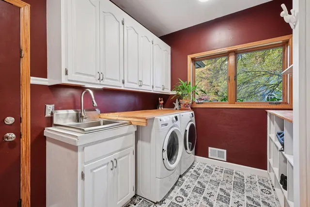 $669,900 | 6221 Mallory Lane, Eden Prairie, MN 55346