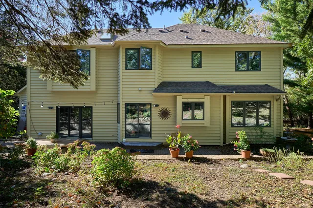 $669,900 | 6221 Mallory Lane, Eden Prairie, MN 55346