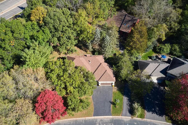 $669,900 | 6221 Mallory Lane, Eden Prairie, MN 55346