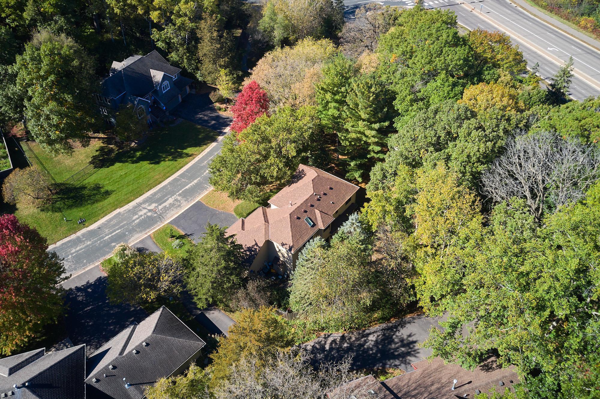 6221 Mallory Lane Eden Prairie, MN 55346 - Photo 7 of 48