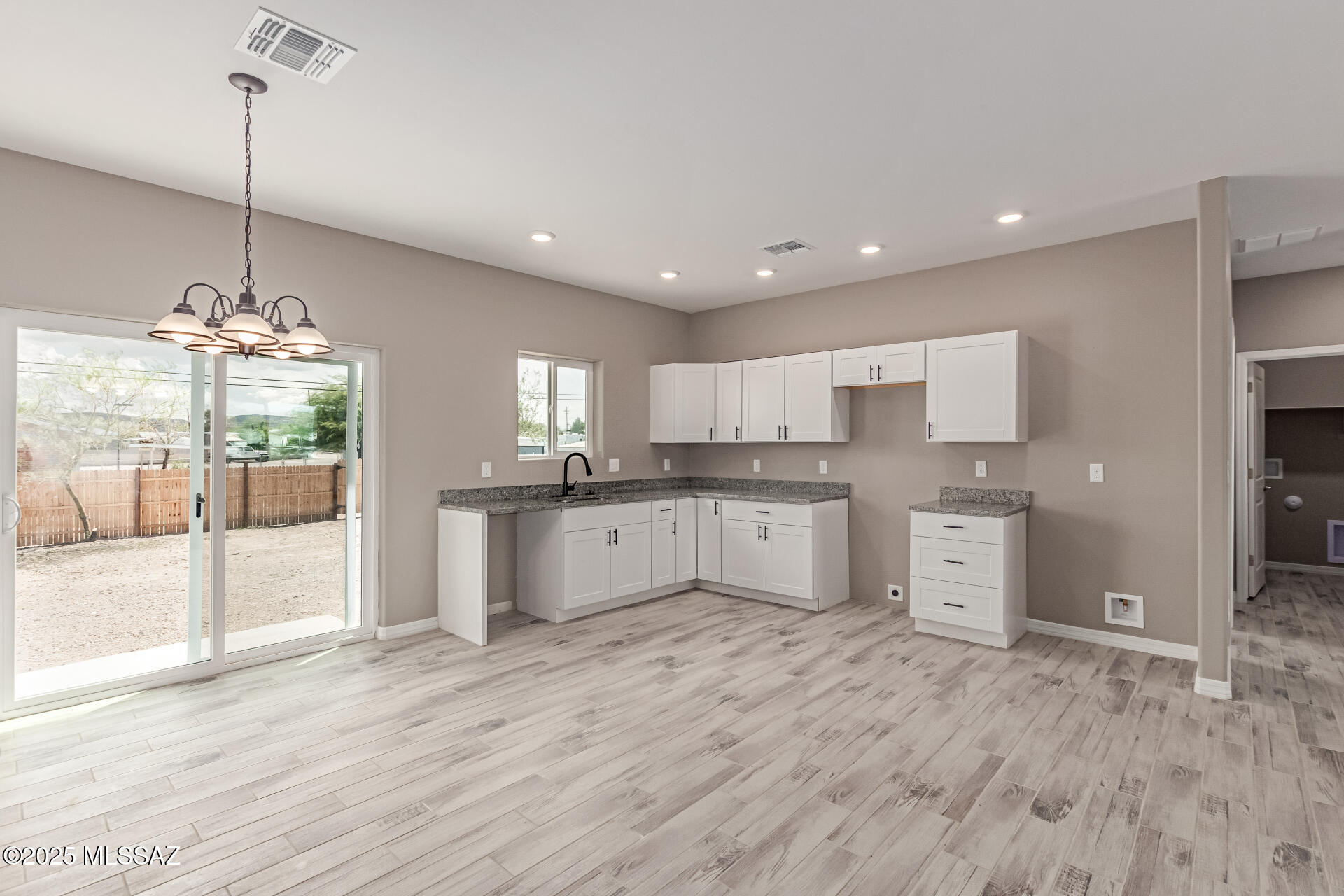 2821 West Roadrunner Road Tucson, AZ 85746 - Photo 10 of 28 10 - Roadrunner