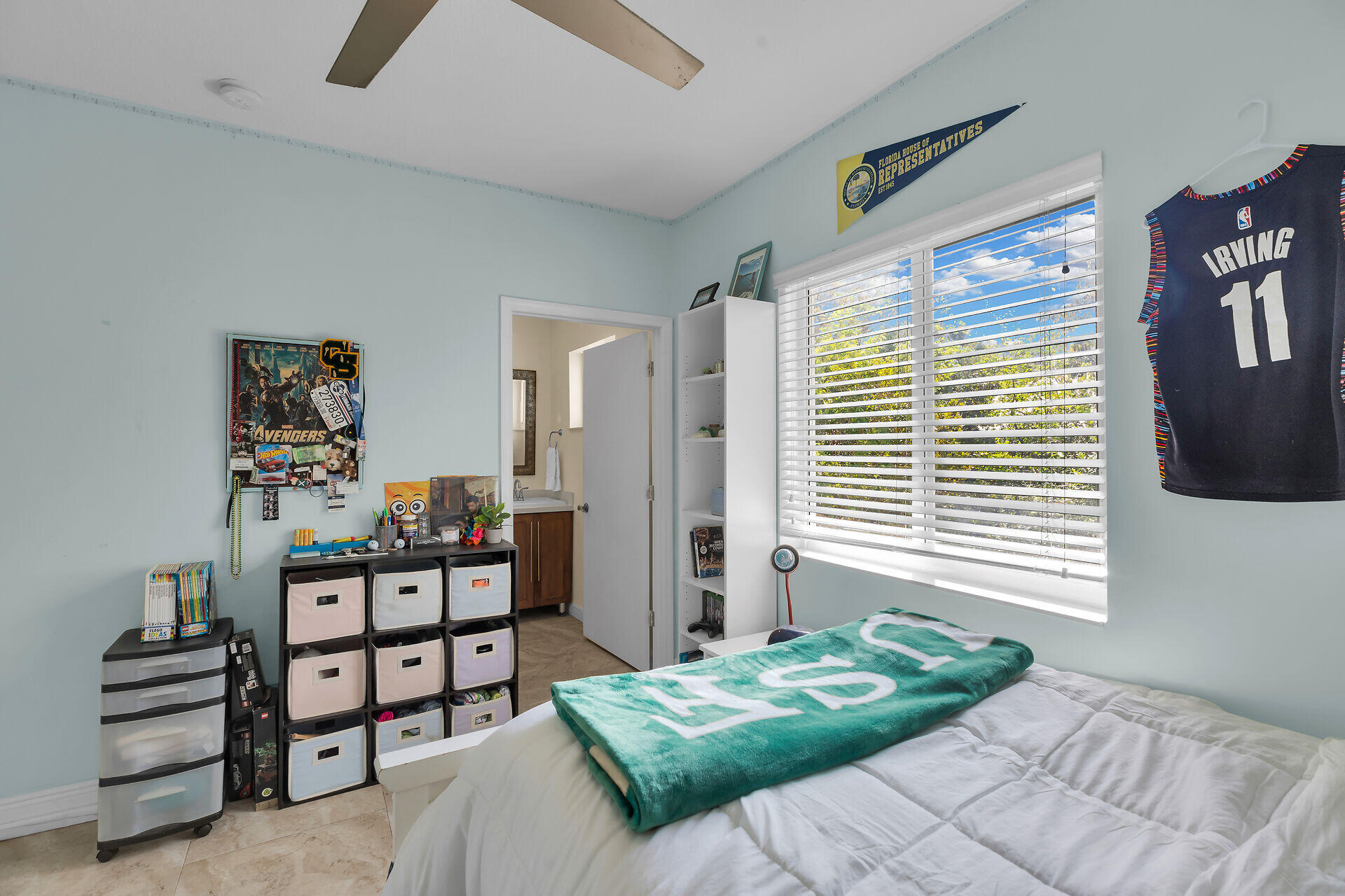 1019 Snapper Lane Key Largo, FL 33037 - Photo 28 of 49 a bedroom with a bed and a window