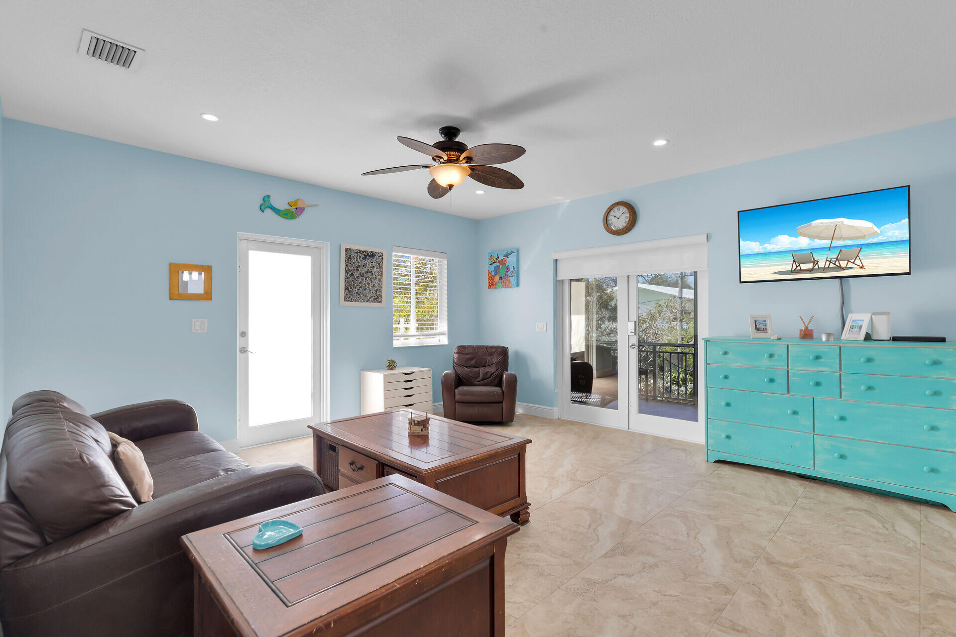 1019 Snapper Lane Key Largo, FL 33037 - Photo 7 of 49 a living room with furniture