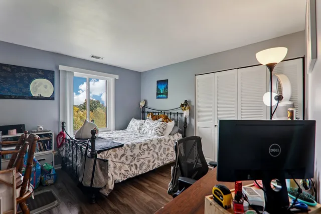 $240,000 | 801 79th Street, Unit 405, Darien, IL 60561