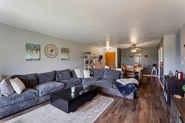 $240,000 | 801 79th Street, Unit 405, Darien, IL 60561