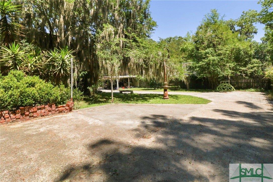 5607 La Roche Avenue Savannah, GA 31406 - Photo 8 of 30