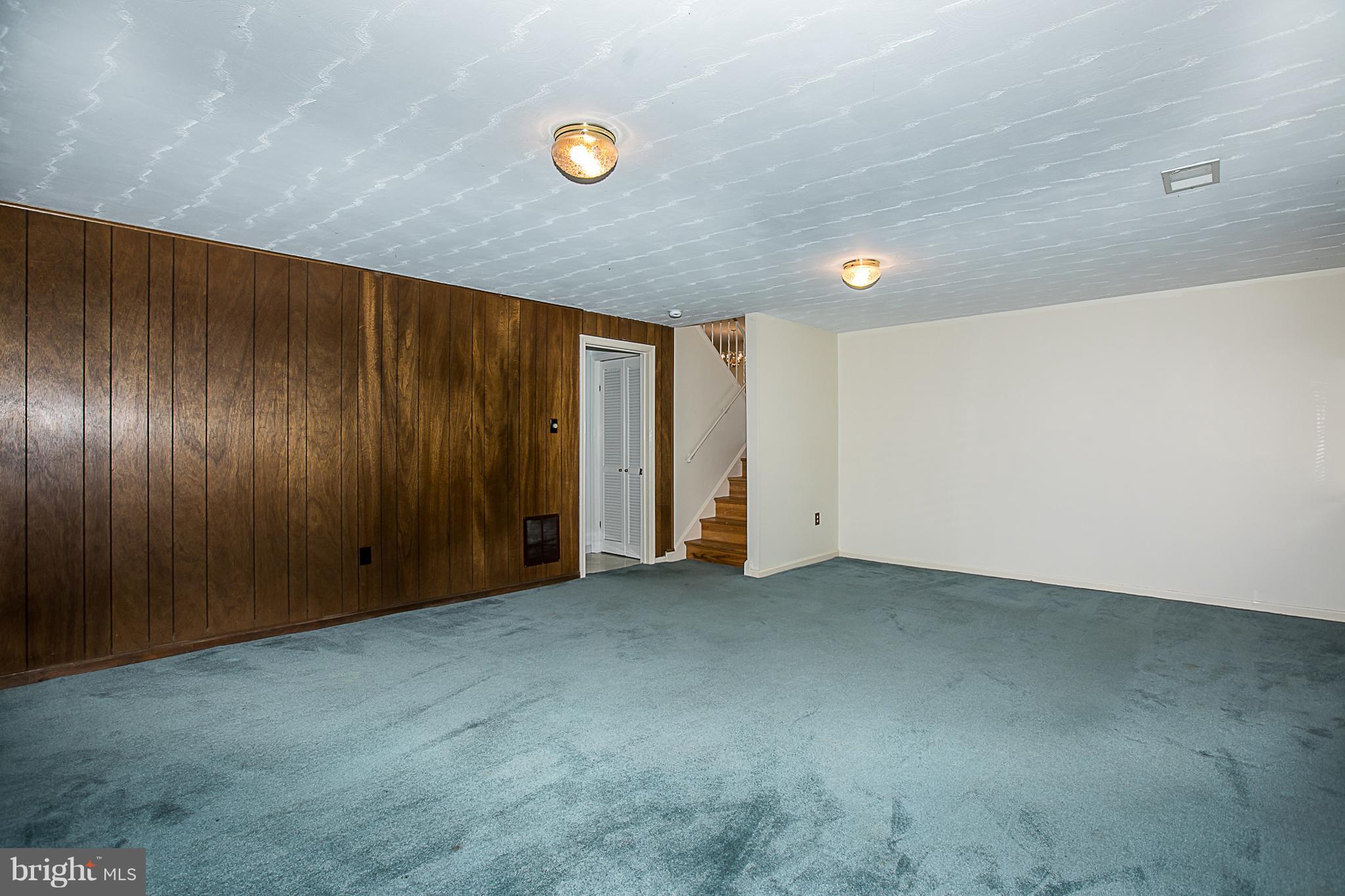 6210 Roblynn Road Laurel, MD 20707 - Photo 22 of 29 Family Room