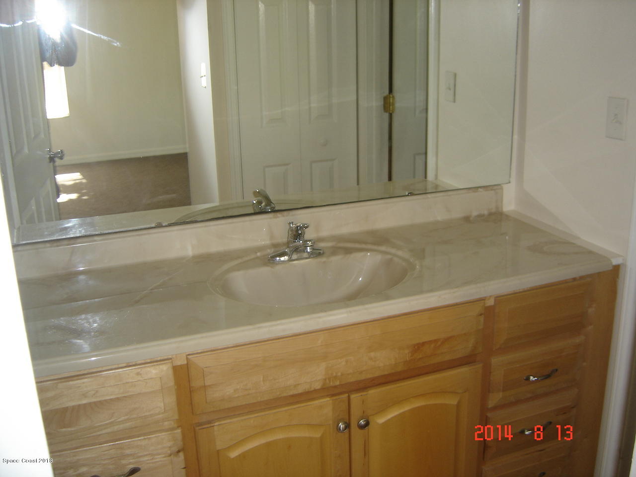 4593 Moon Road 010