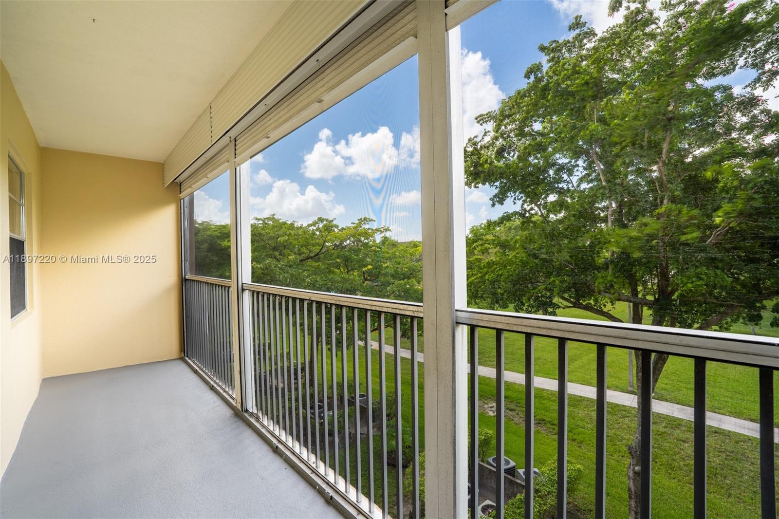 13255 Southwest 9th Court, Unit 314G Pembroke Pines, FL 33027 - Photo 16 of 27
